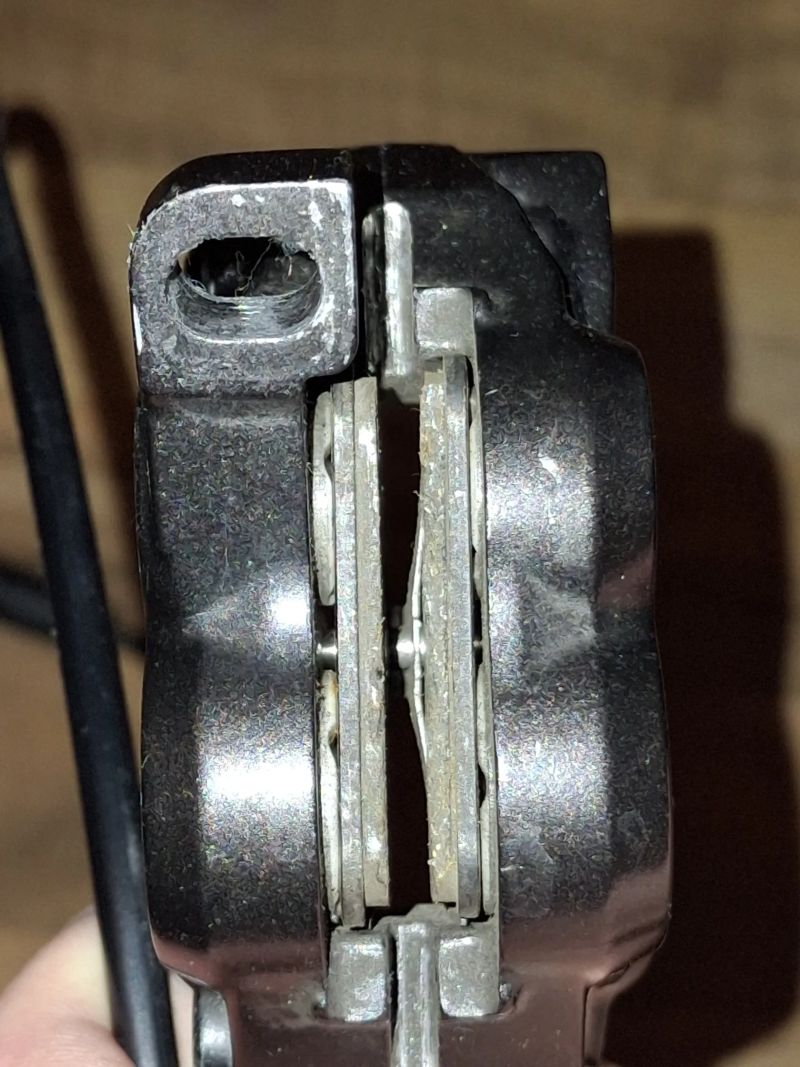 Zadní hydraulická brzda Shimano Saint BR-M820 - 4. pístky