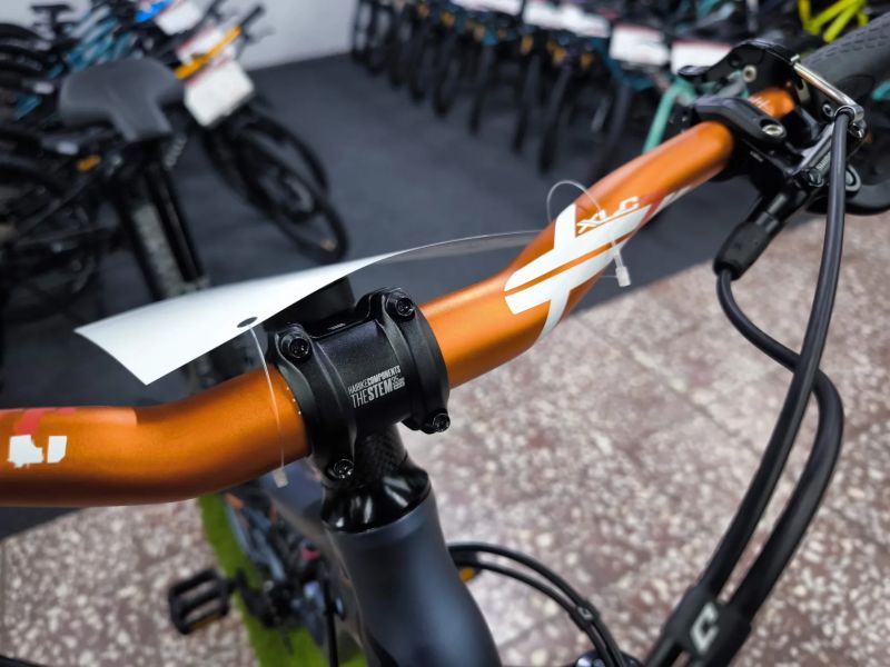 !!!NOVÝ!!! NS Bikes Nerd Mini 27,5" - naše stavba, pro juniory 140-155cm, Shimano Deore, zdvih 140mm