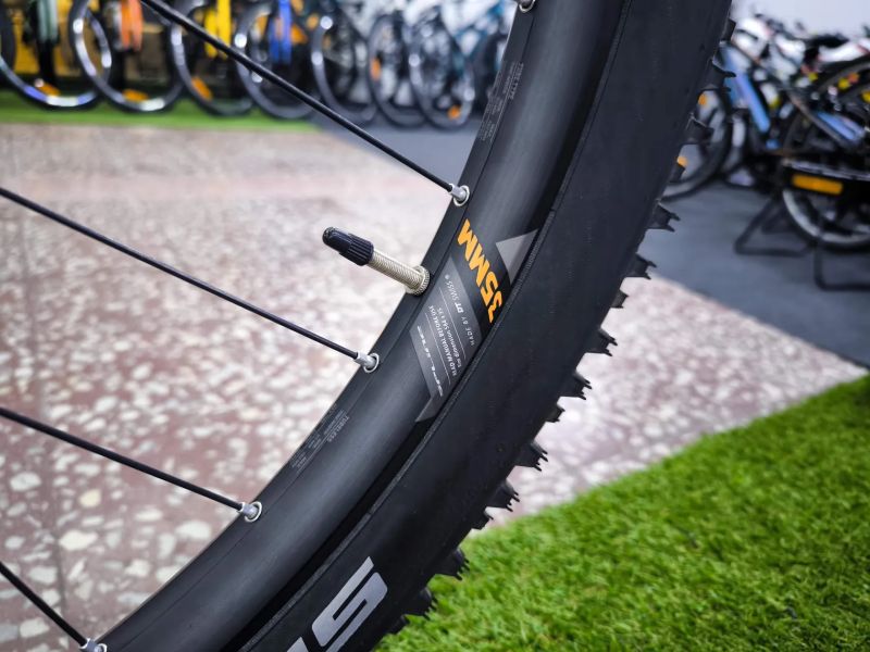 !!!NOVÝ!!! NS Bikes Nerd Mini 27,5" - naše stavba, pro juniory 140-155cm, Shimano Deore, zdvih 140mm