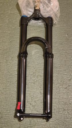 Fox 36 Performance Elite – 29", zdvih 160 mm, offset 44 mm, Boost 15×110 mm, patrona GRIP2