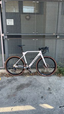 Canyon Inflite CF SLX 8 AXS