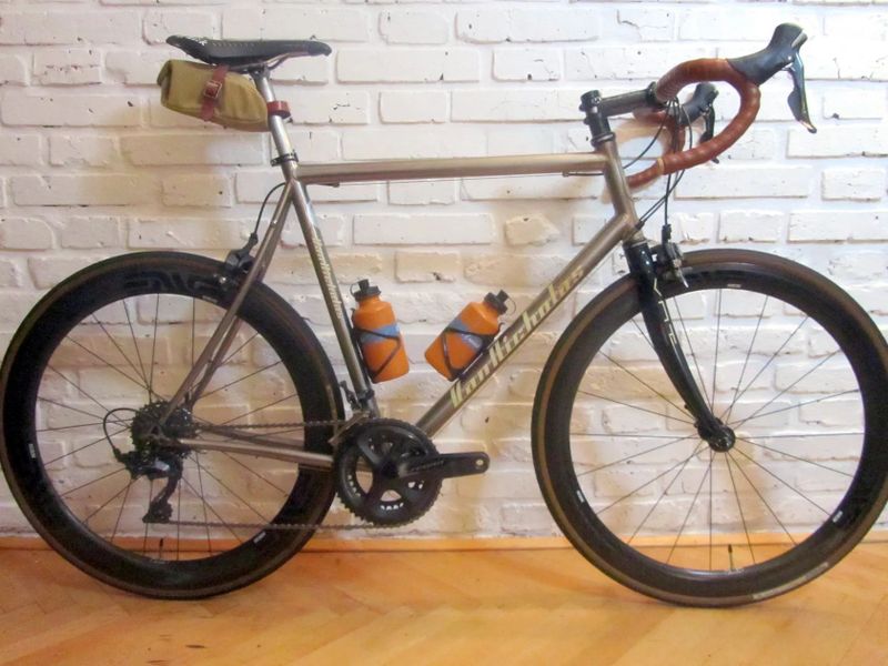 Titanový VAN NICOLAS YUKON na Shimano ULTEGRA, 58 cm. zánovní. PC 150.000+