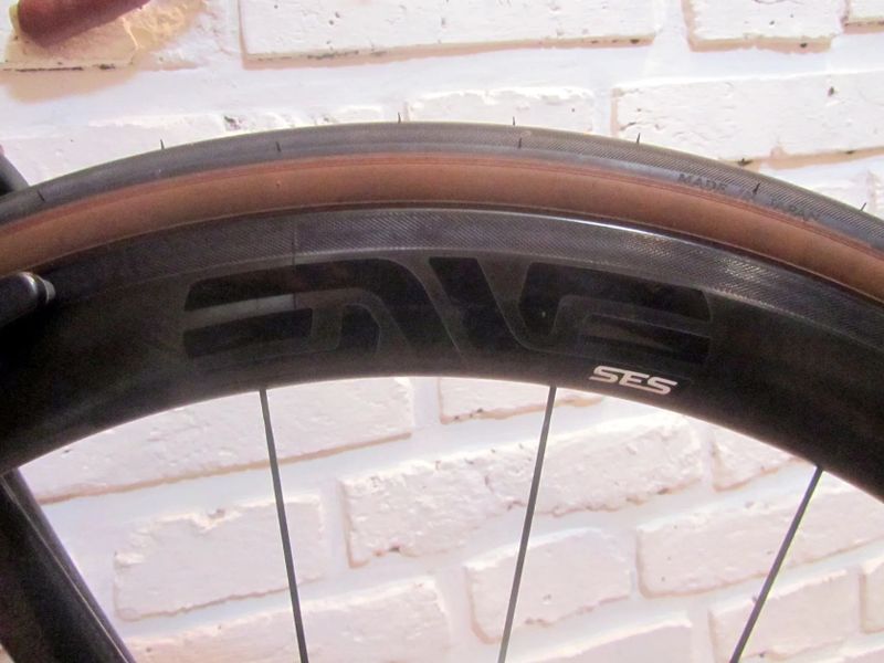 Titanový VAN NICOLAS YUKON na Shimano ULTEGRA, 58 cm. zánovní. PC 150.000+