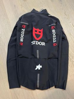 Bunda a Rainbunda ASSOS v barvách TUDOR