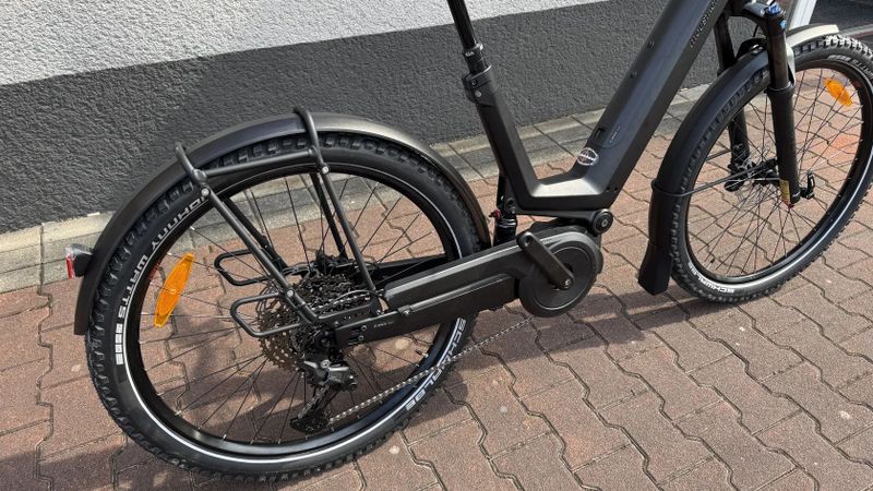 Nízkonástupové celoodpružené elektrokolo Moustache J.ALL