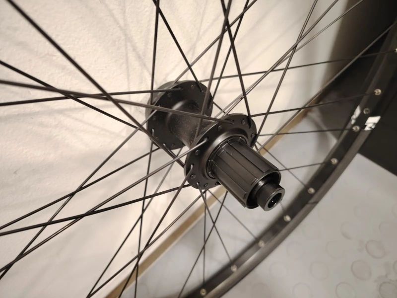 Zapletená kola 29" 30mm sundáno z nového kola