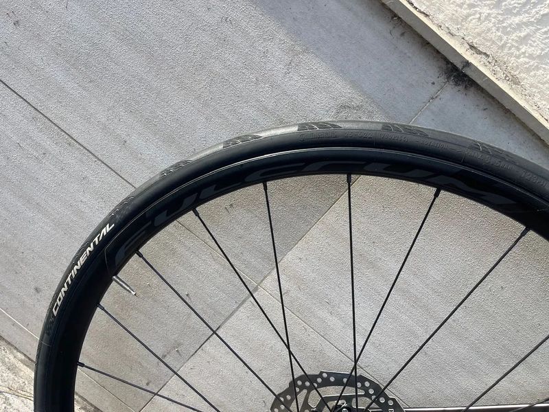 Karbonové silniční kolo Eddy Merckx Mourenx 69, nová sada Shimano 105 2x12s