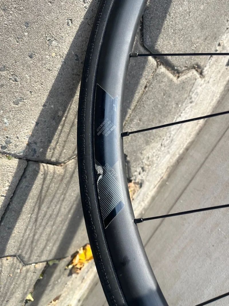 Karbonové silniční kolo Eddy Merckx Mourenx 69, nová sada Shimano 105 2x12s