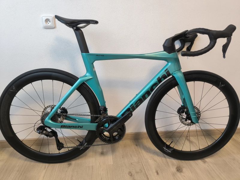 Bianchi Oltre Comp Ultegra Di2 12 SP 2025