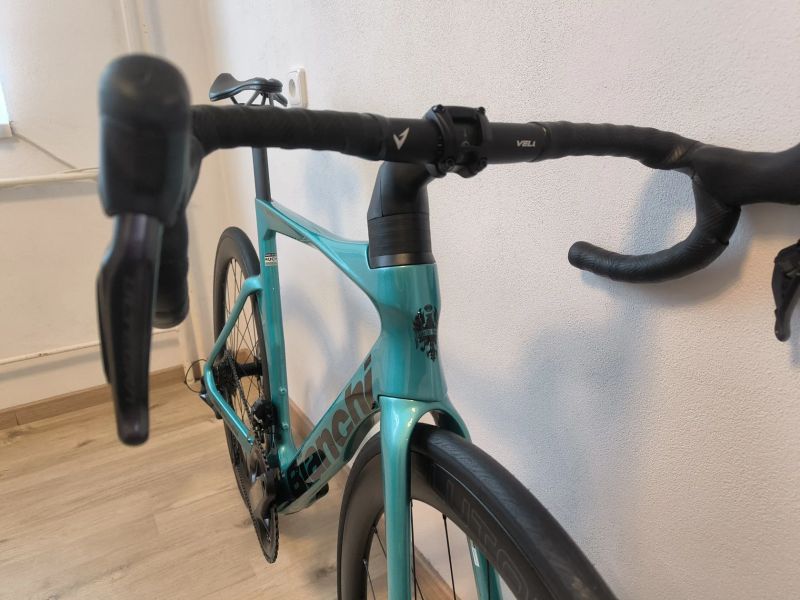 Bianchi Oltre Comp Ultegra Di2 12 SP 2025