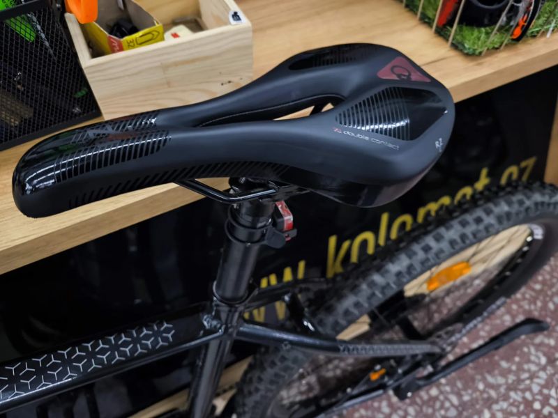 Rozzo VOLT 980, super stav, najeto 3700km, motor Vinka, baterie 720Wh, vzduch vidlice, velikost XL