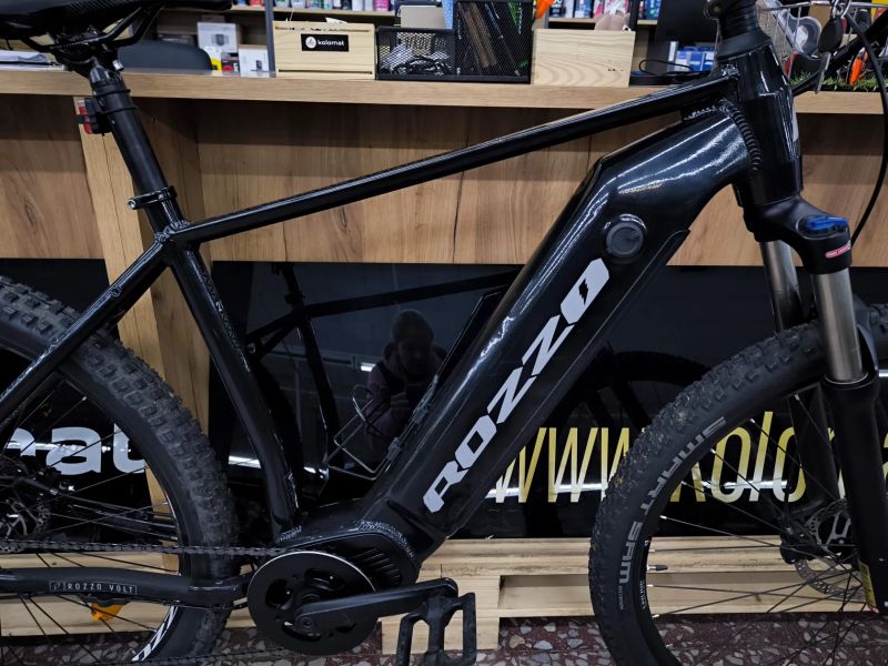 Rozzo VOLT 980, super stav, najeto 3700km, motor Vinka, baterie 720Wh, vzduch vidlice, velikost XL