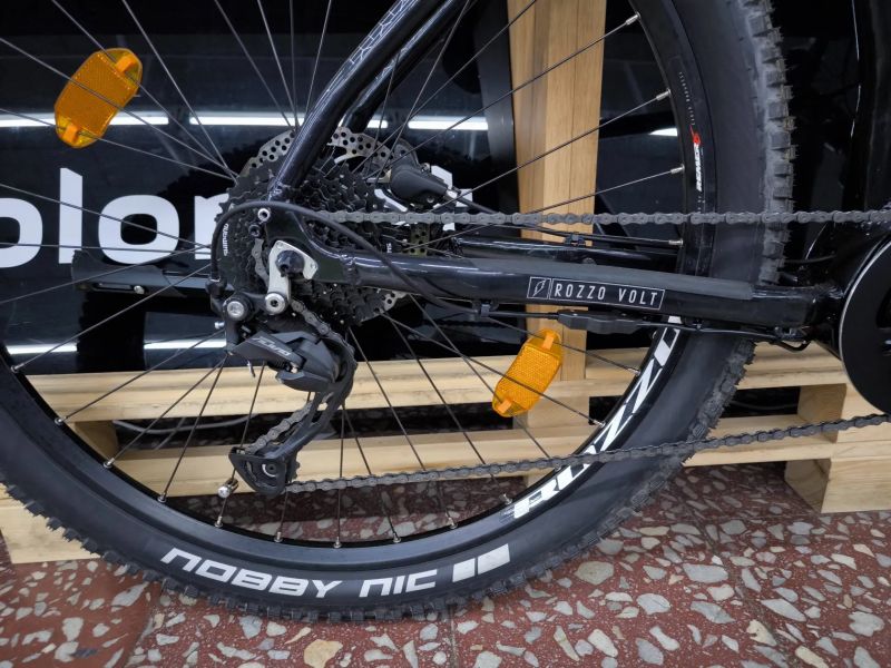 Rozzo VOLT 980, super stav, najeto 3700km, motor Vinka, baterie 720Wh, vzduch vidlice, velikost XL