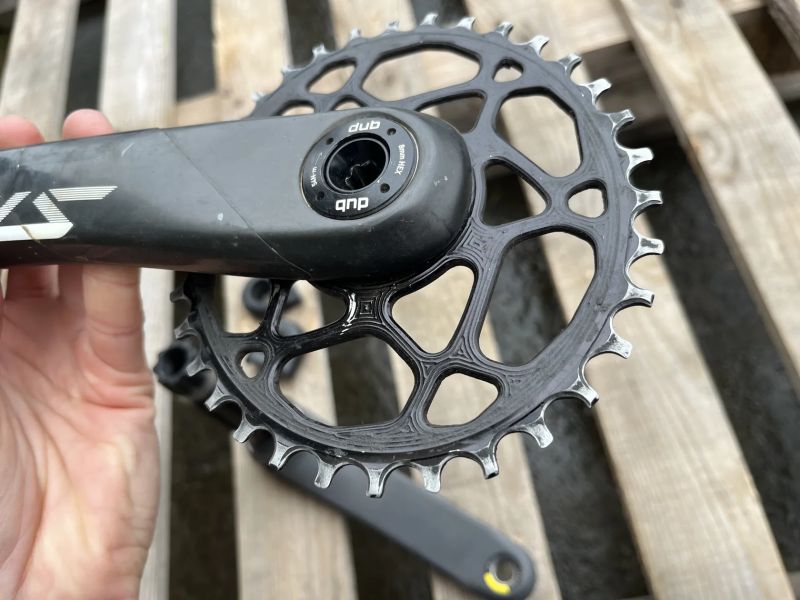 Karbonové Truvativ Stylo DUB Carbon kliky s absoluteBLACK oval převodníkem