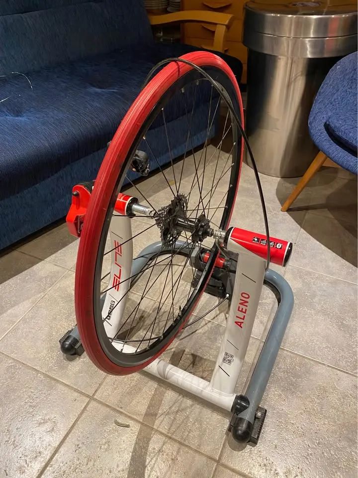 Trenažér Elite Aleno + Zadní kolo + Plášť + Kazeta