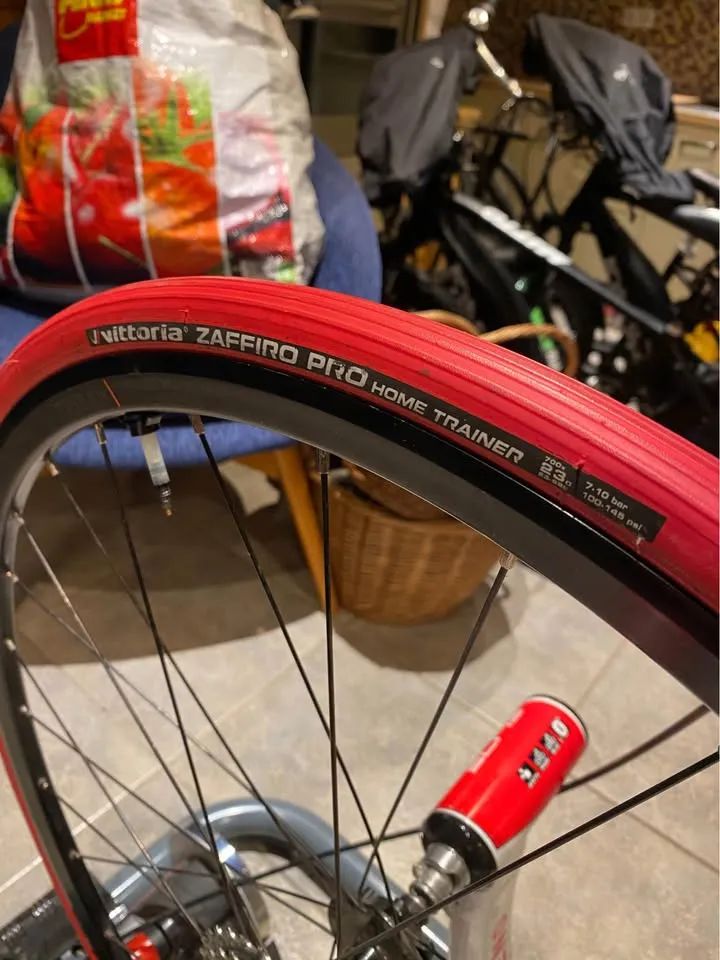 Trenažér Elite Aleno + Zadní kolo + Plášť + Kazeta