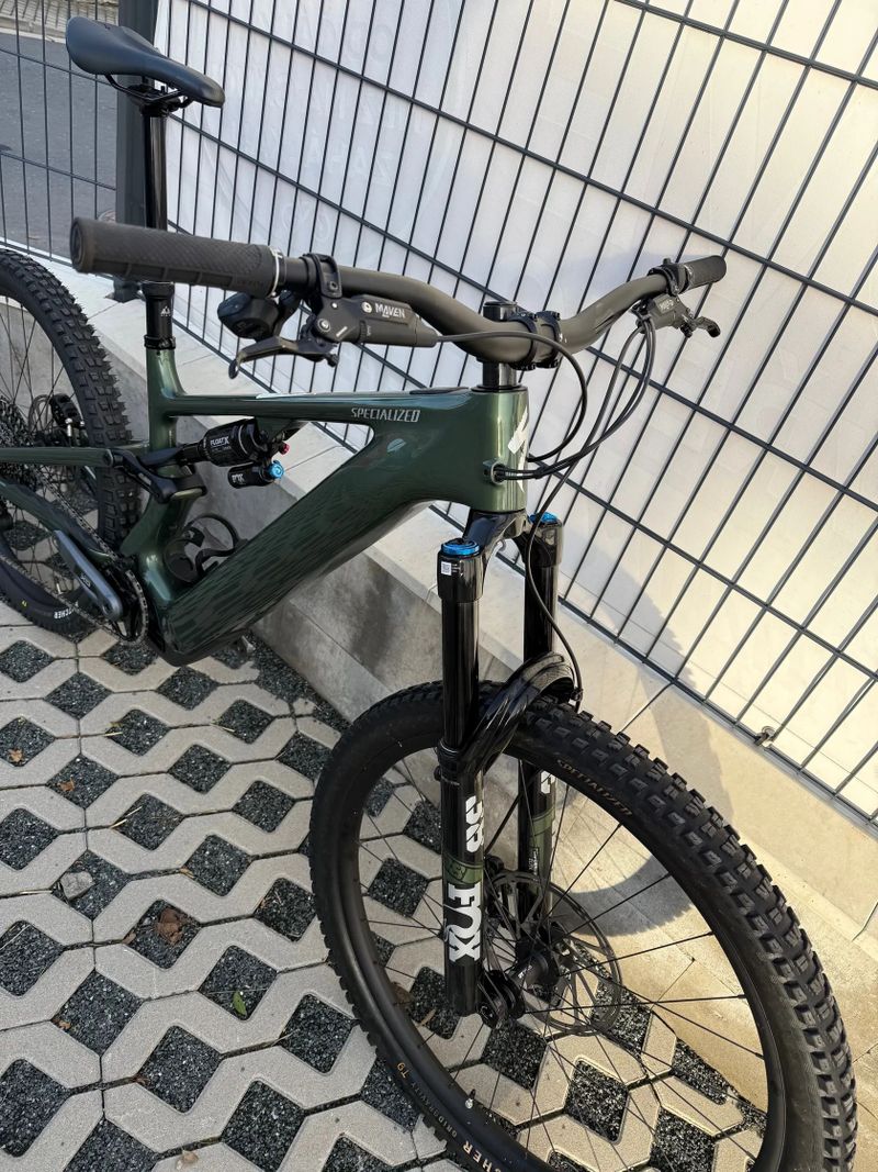 Levo G4 Expert velikost S4/L předváděcí kolo najeto 1030Km SUPER STAV