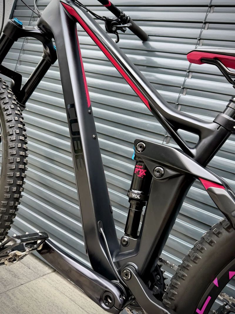 CUBE Sting WS 140 HPC RACE, vel. S, 27.5”