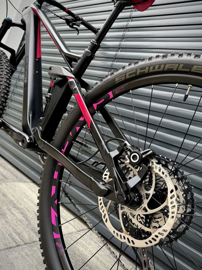 CUBE Sting WS 140 HPC RACE, vel. S, 27.5”