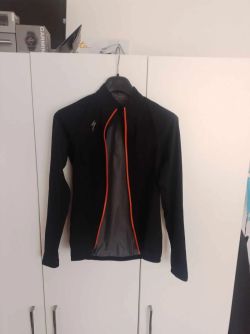 Nová Specialized Deflect H2O Pac black