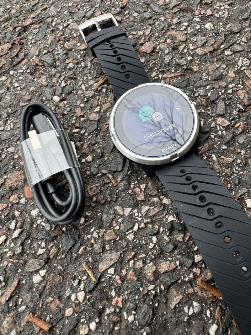 Suunto 9 Black, téměř nenošené, top stav