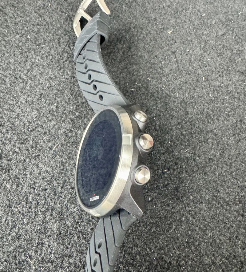 Suunto 9 Black, téměř nenošené, top stav