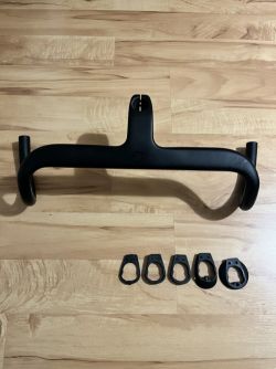 karbonová integrovaná gravel řídítka Megamo