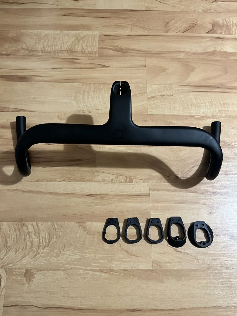 španělská karbonová integrovaná gravel řídítka Megamo