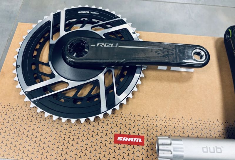 Špičkové silniční kliky Sram Red E1 DUB