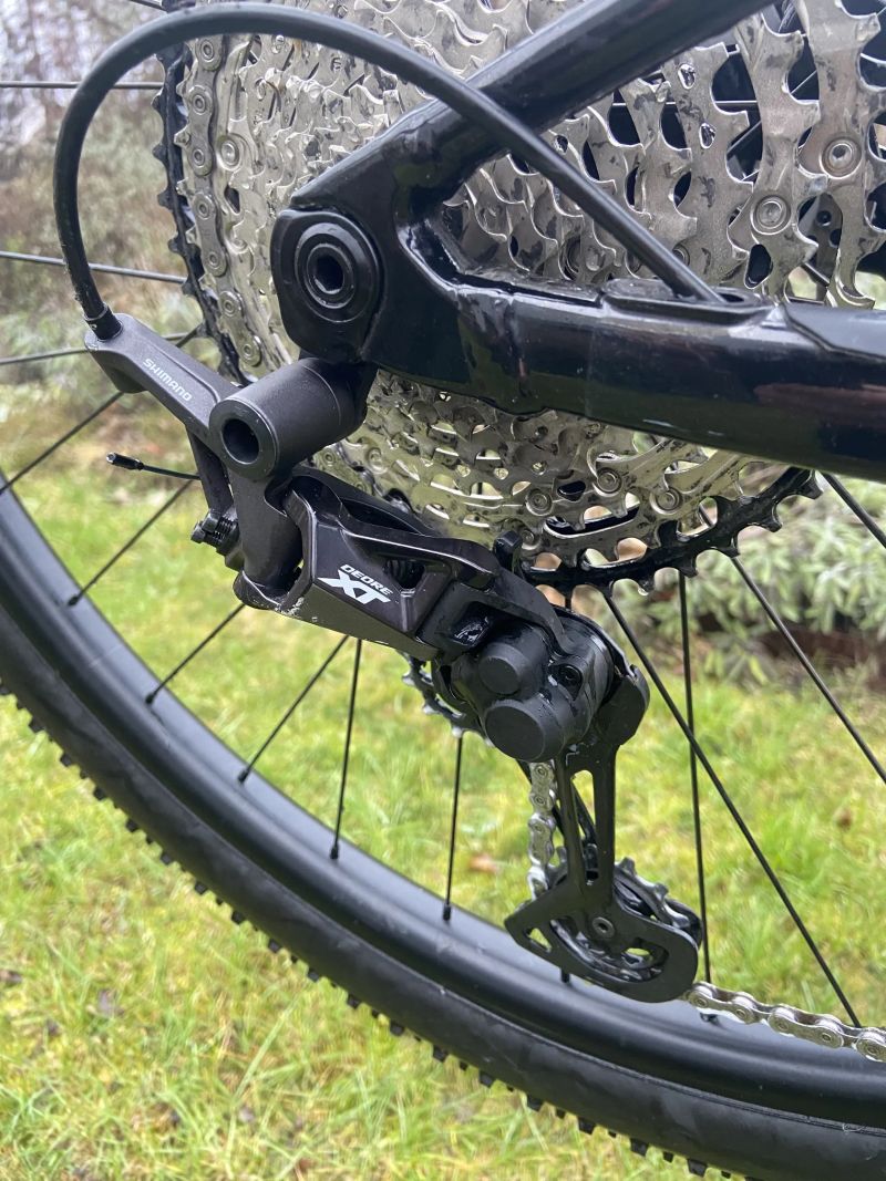 Černý Superior XF 939 RC pro menšího nadšence