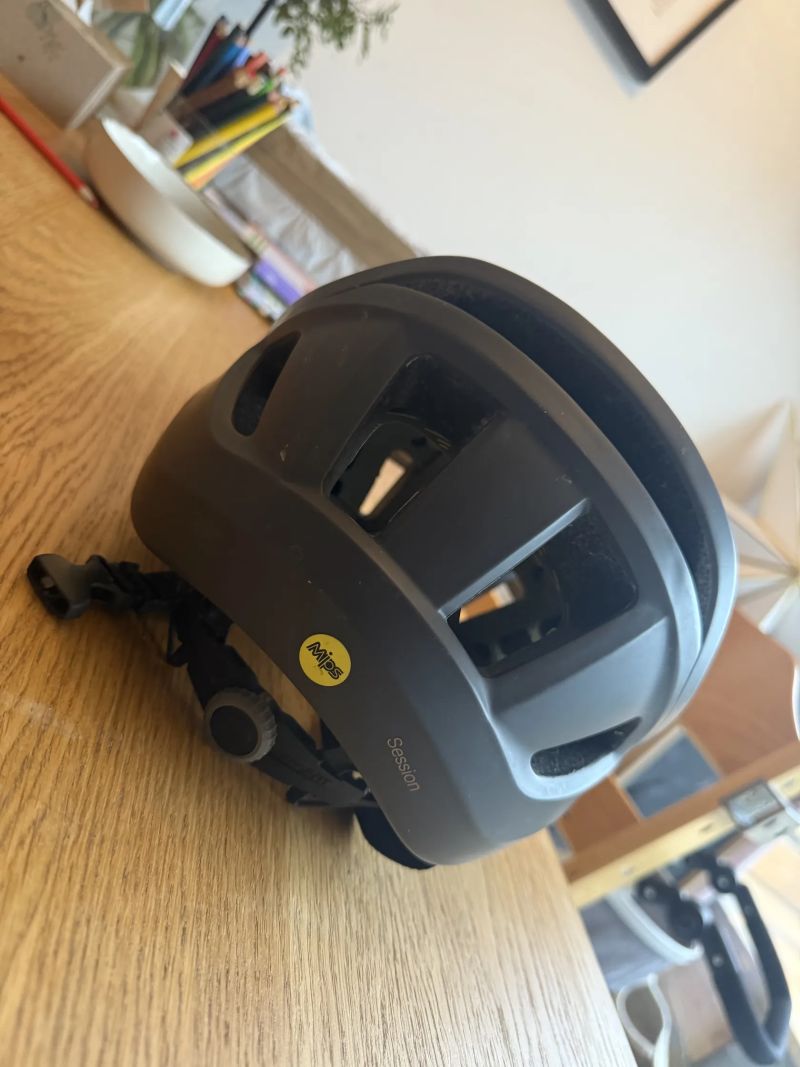 Trail helma Smith Session s Koroid a MIPS velikost L