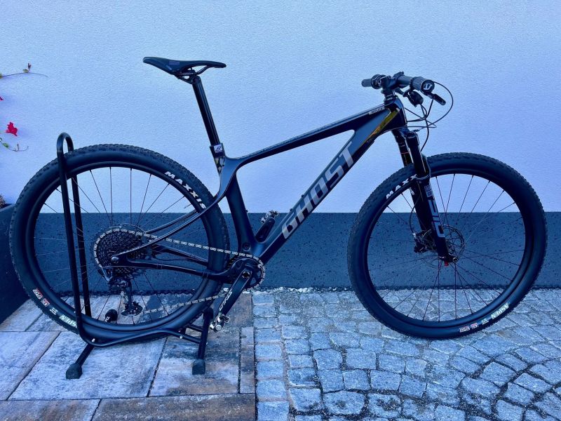 HT Ghost Lector UC Replica, vel. M, najeto cca 5km, jako nové.