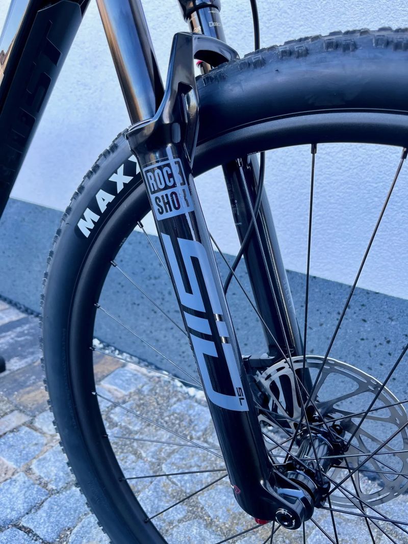 HT Ghost Lector UC Replica, vel. M, najeto cca 5km, jako nové.