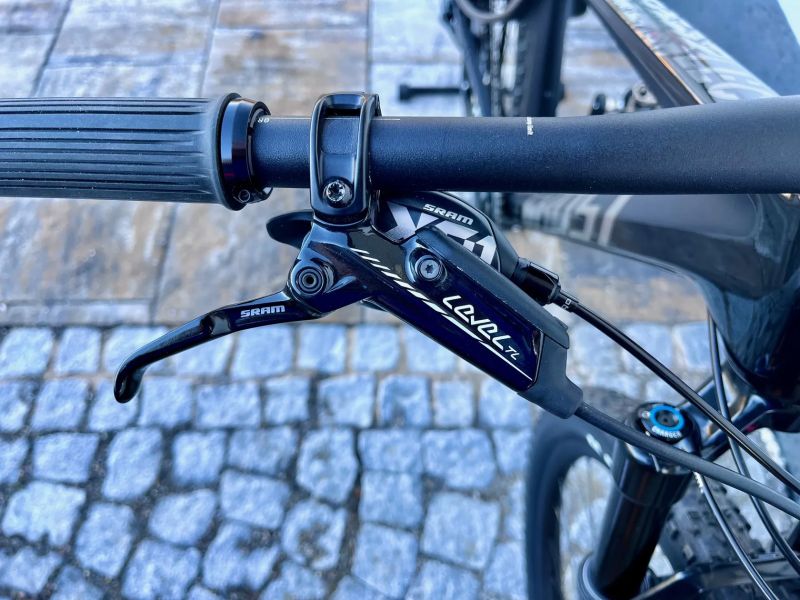 HT Ghost Lector UC Replica, vel. M, najeto cca 5km, jako nové.