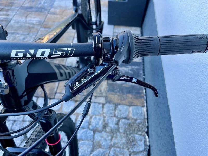 HT Ghost Lector UC Replica, vel. M, najeto cca 5km, jako nové.