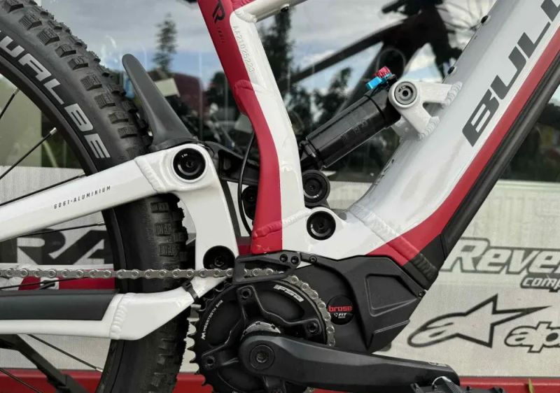 🔥🔥 SLEVA 85.000Kč -59%🔥🔥 Bulls E-Stream EVA TR2 740Wh W - Red/Grey/Black - XS,S,M