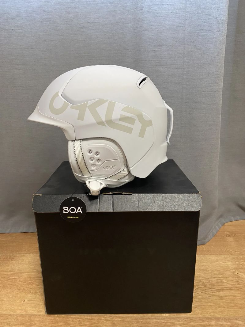 Lyžařská helma Oakley MOD5 Factory Pilot - mate white, velikost L (59-63cm) - nová