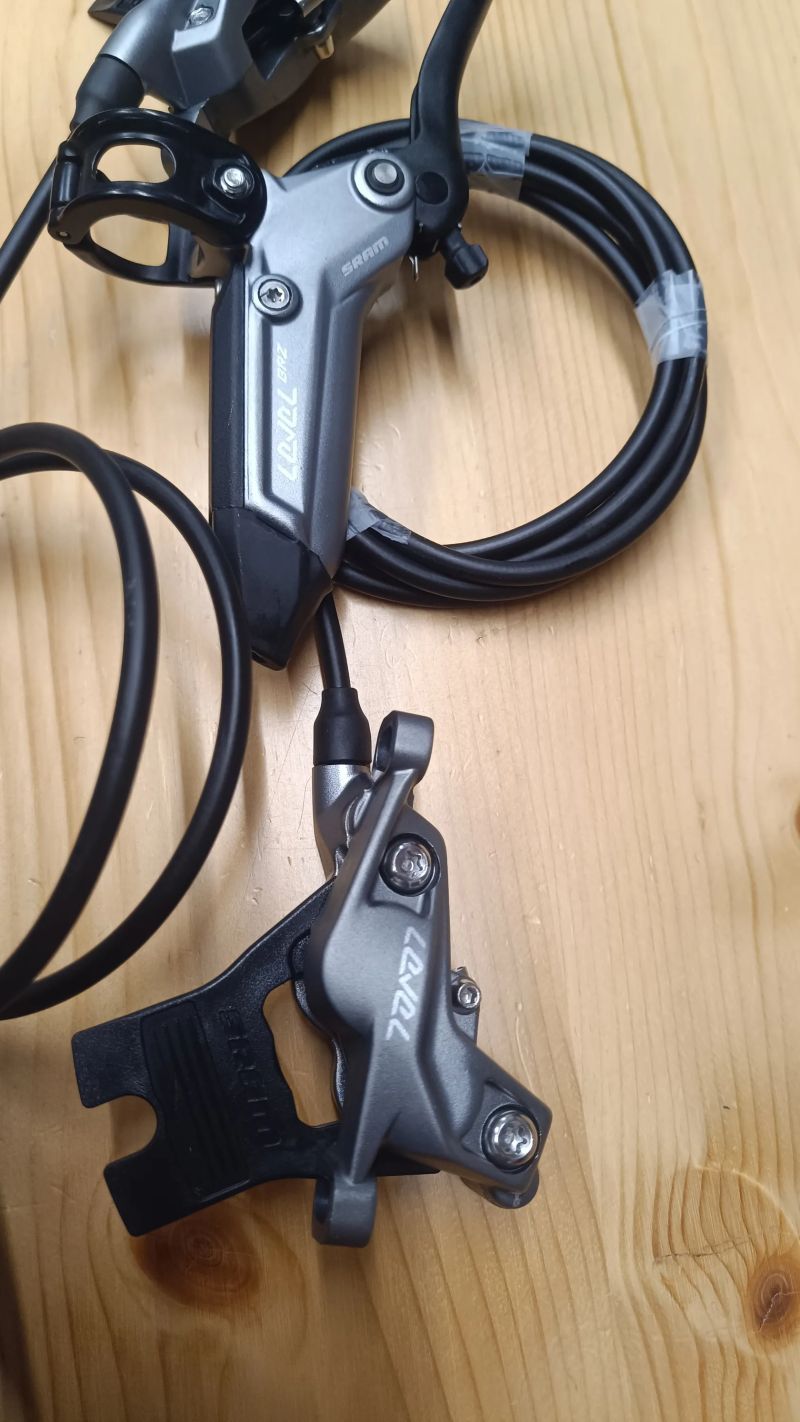 Sram Level BRZ stealth