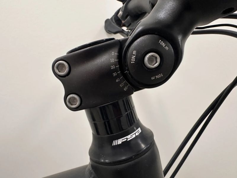 Merida Crossway 300 - pouze 5x použité