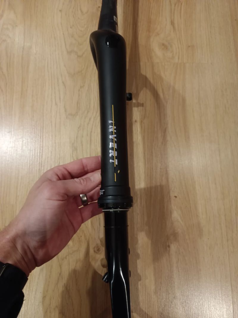 Gravel odpružená vidlice Cane Creek Invert CS