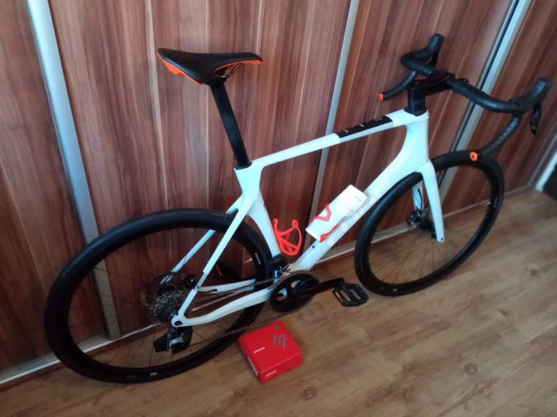 Cube Agree C:62 Pro Sram Rival ASX