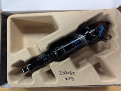 tlumič Rock Shox Deluxe RT3 230/65 mm po kompletní repasi