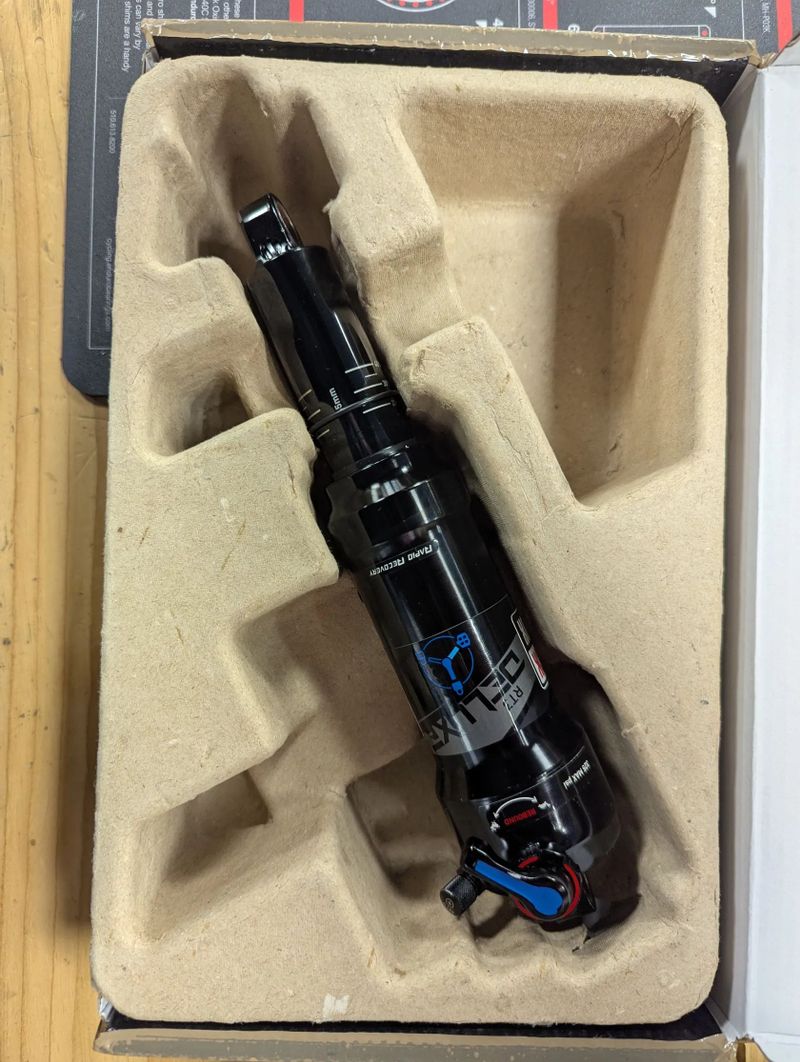 tlumič Rock Shox Deluxe RT3 230/65 mm po kompletní repasi