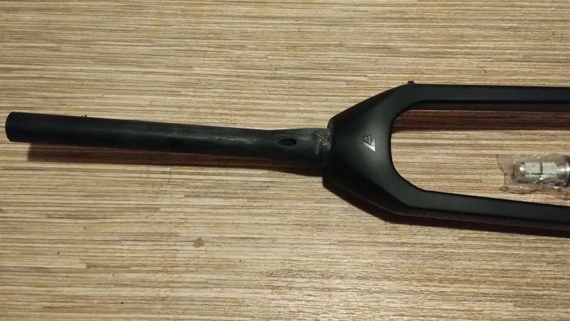 Karbonová vidlice 26"/27,5"