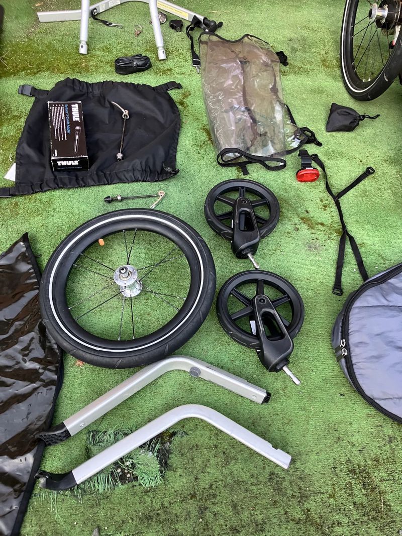 Thule chariot sport 2 včetně doplňků