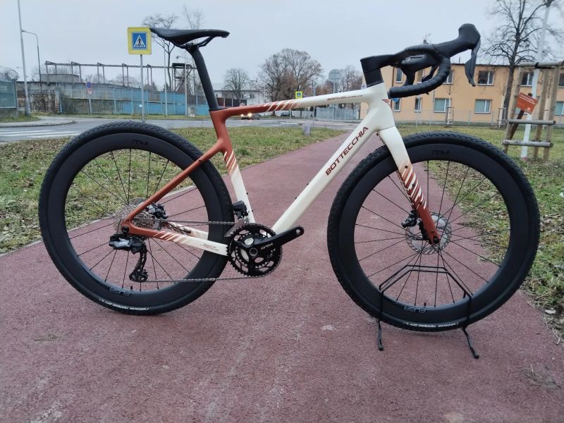 BOTTECCHIA Gravel OVERLAND Shimano GRX 825 Di2