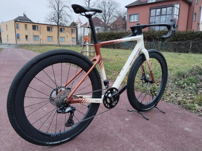 BOTTECCHIA Gravel OVERLAND Shimano GRX 825 Di2