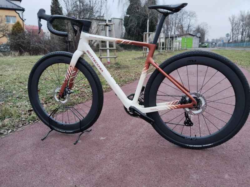 BOTTECCHIA Gravel OVERLAND Shimano GRX 825 Di2