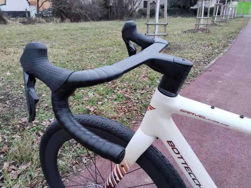 BOTTECCHIA Gravel OVERLAND Shimano GRX 825 Di2