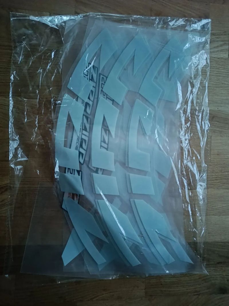 Samolepky na kola Zipp